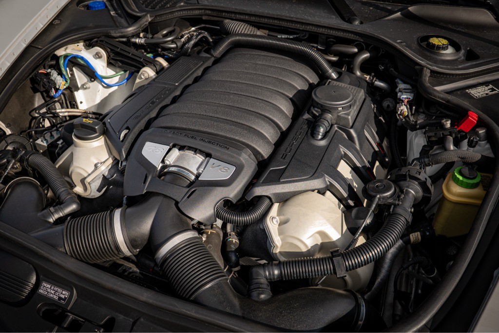 2016 Porsche Panamera Image 63