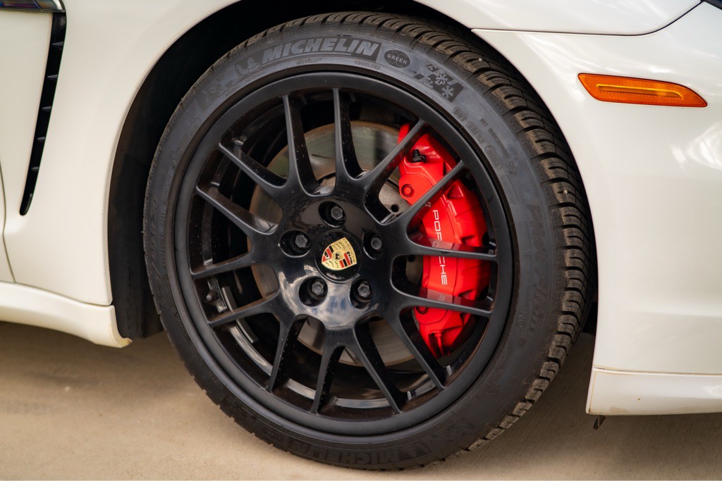 2016 Porsche Panamera Image 64