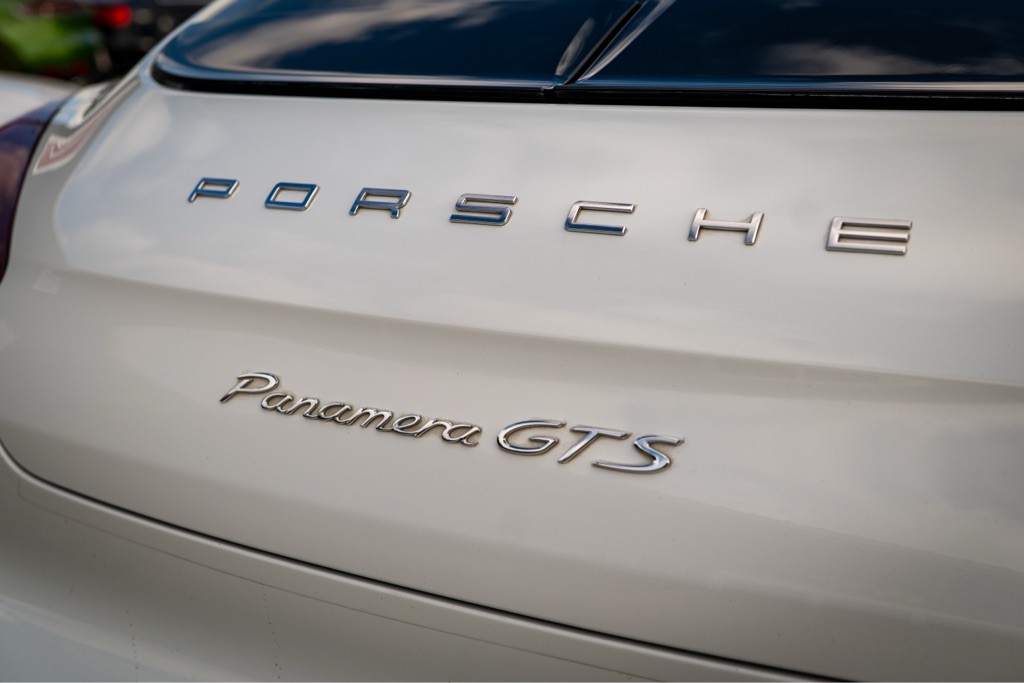 2016 Porsche Panamera Image 69