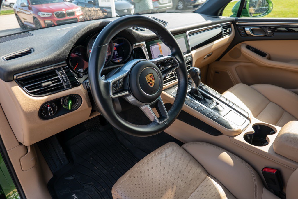 2021 Porsche Macan Image 17