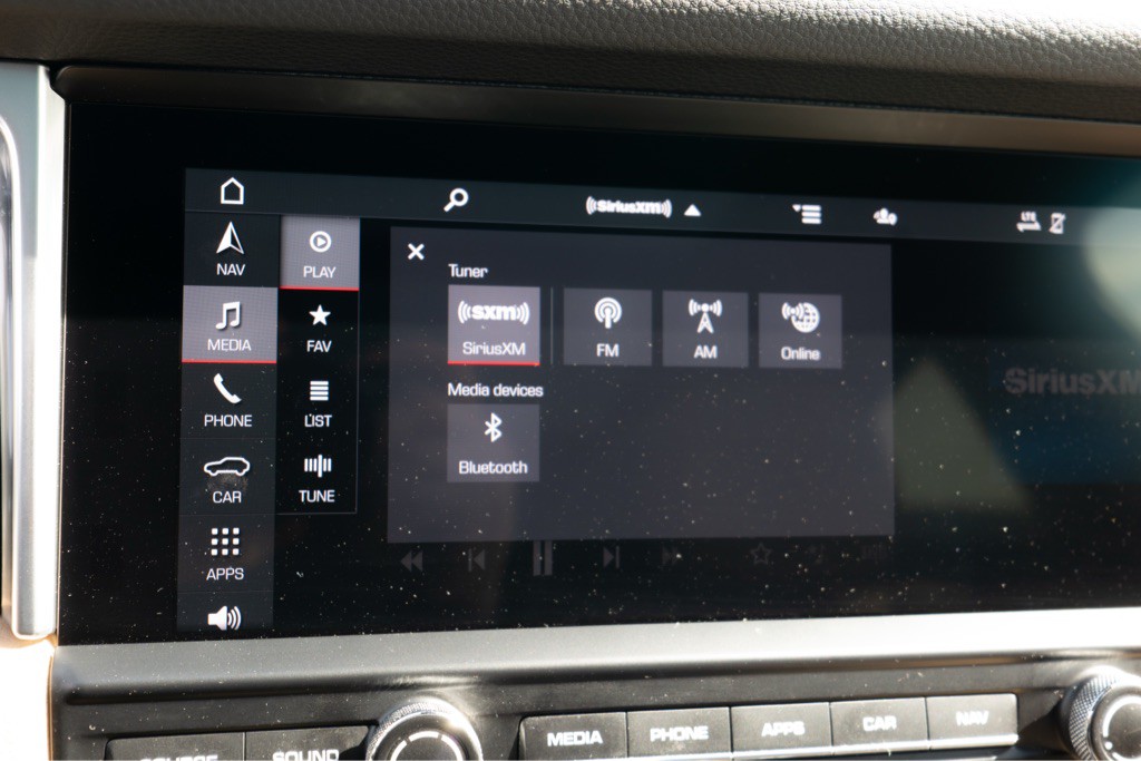 2021 Porsche Macan Image 24