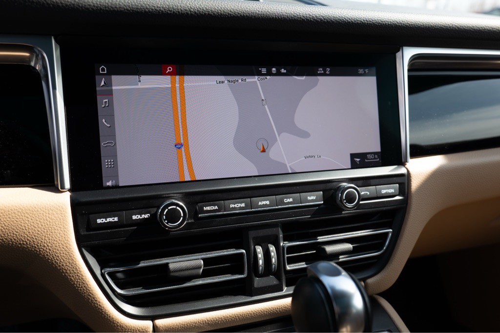 2021 Porsche Macan Image 27