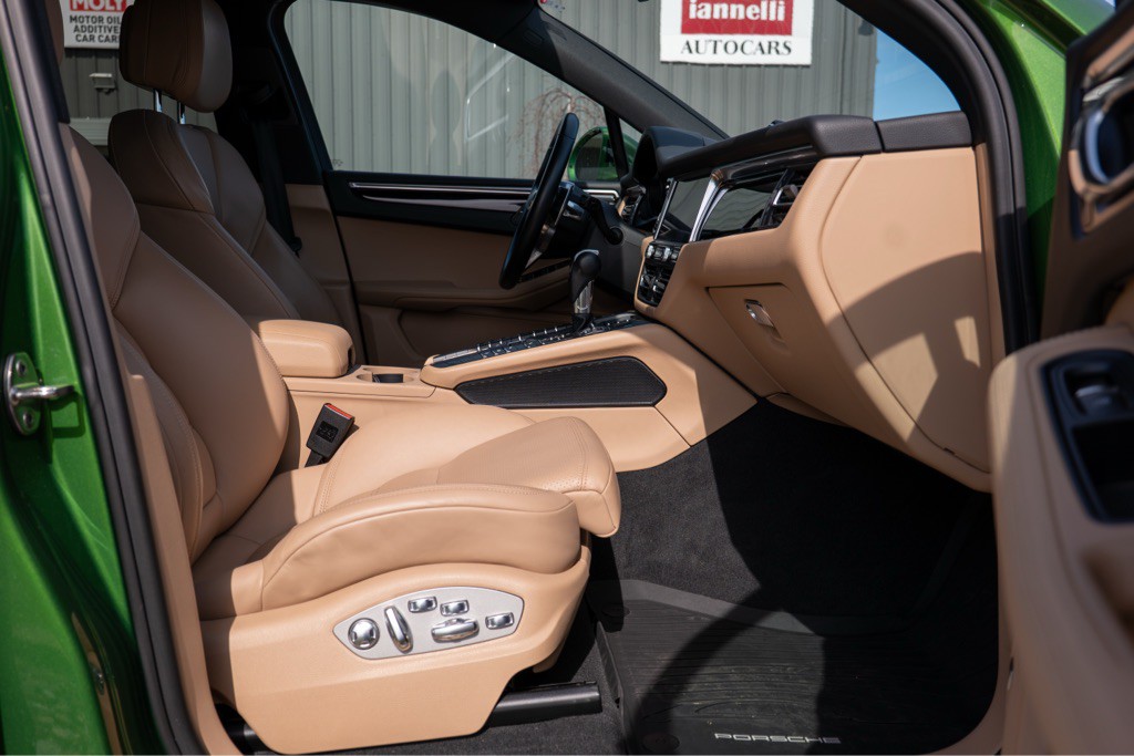 2021 Porsche Macan Image 32