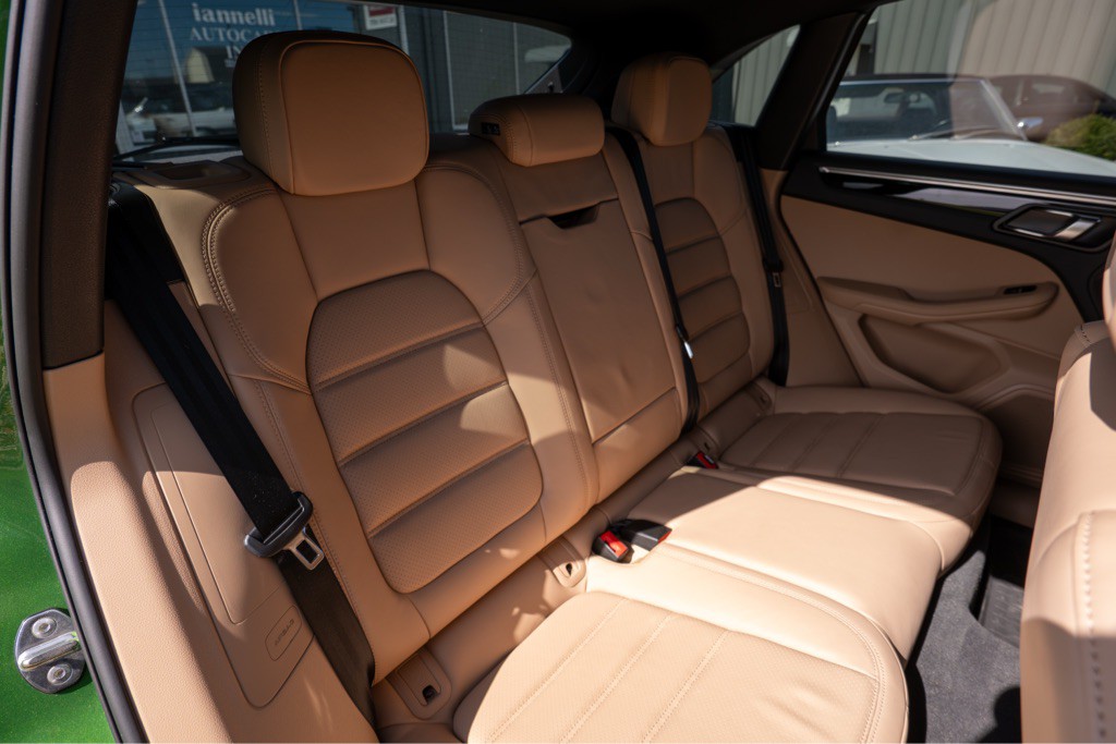 2021 Porsche Macan Image 39