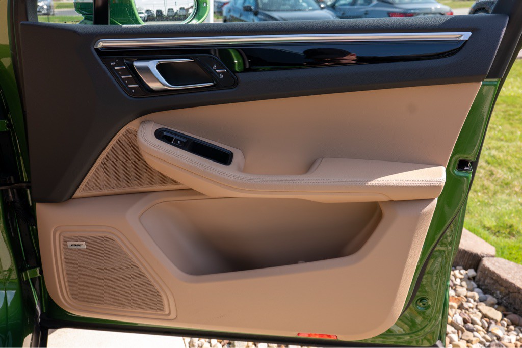 2021 Porsche Macan Image 46