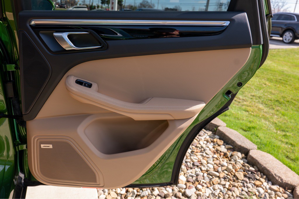 2021 Porsche Macan Image 47