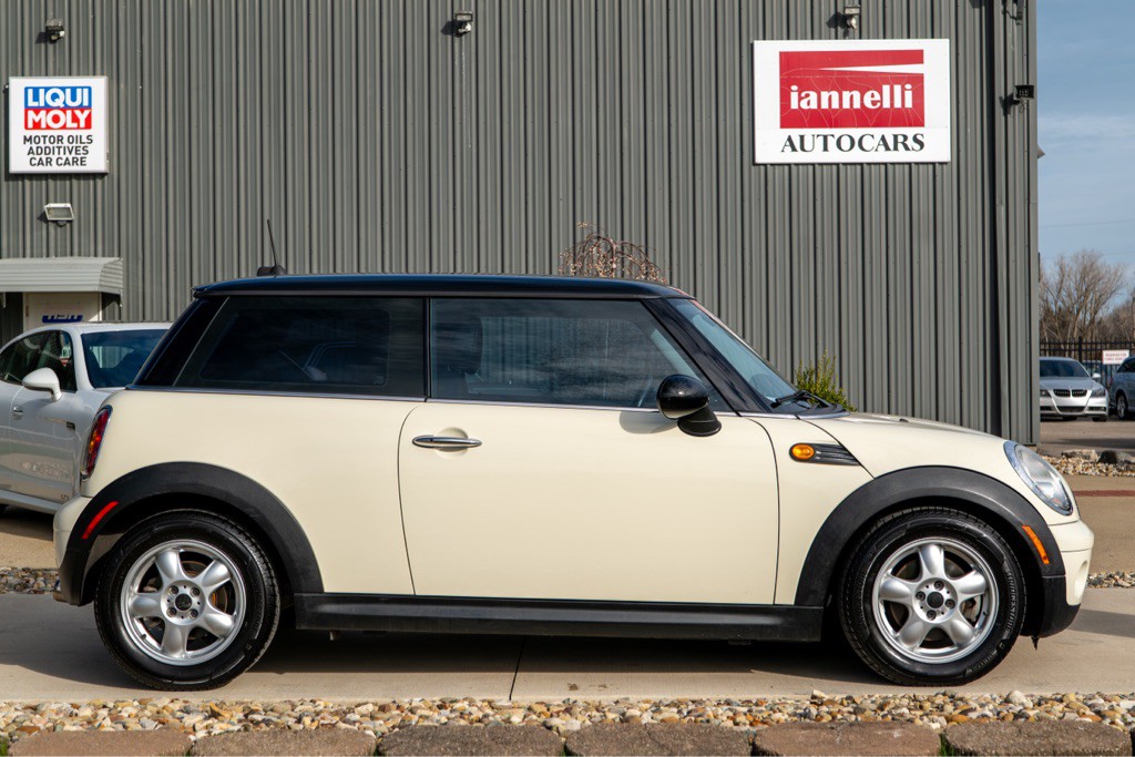 2009 MINI Cooper Image 5