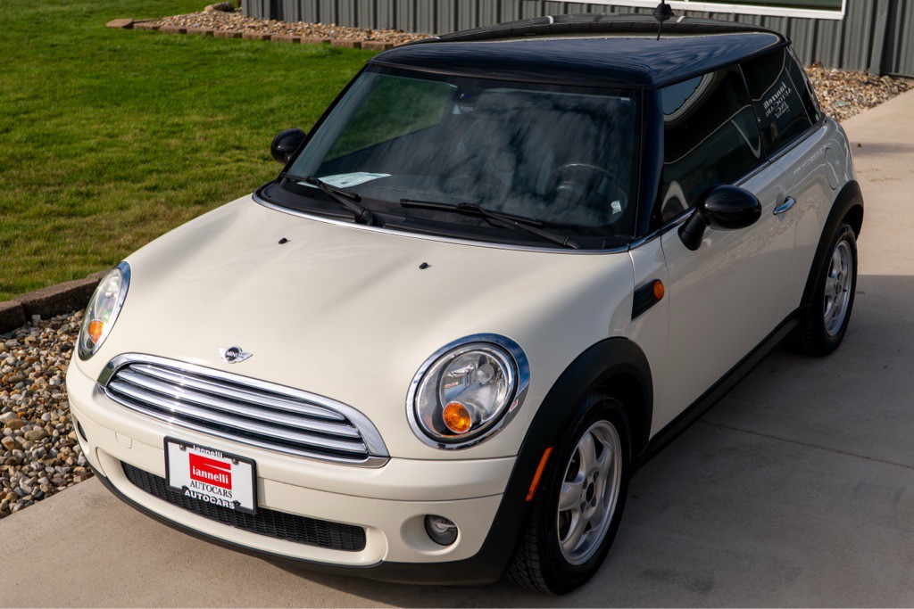 2009 MINI Cooper Image 15