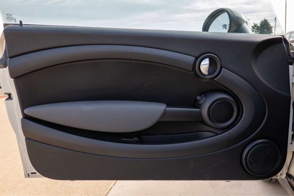 2009 MINI Cooper Image 33