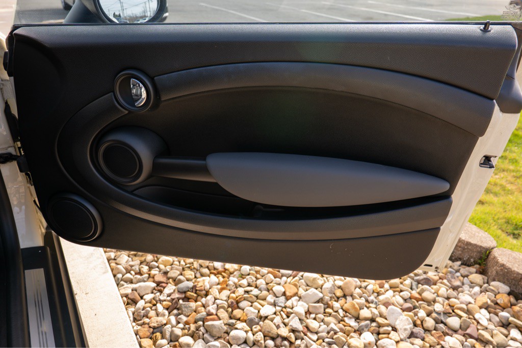 2009 MINI Cooper Image 34