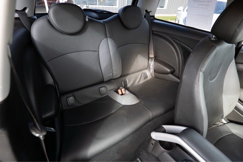 2009 MINI Cooper Image 37