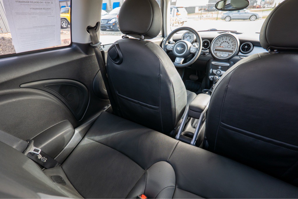 2009 MINI Cooper Image 40
