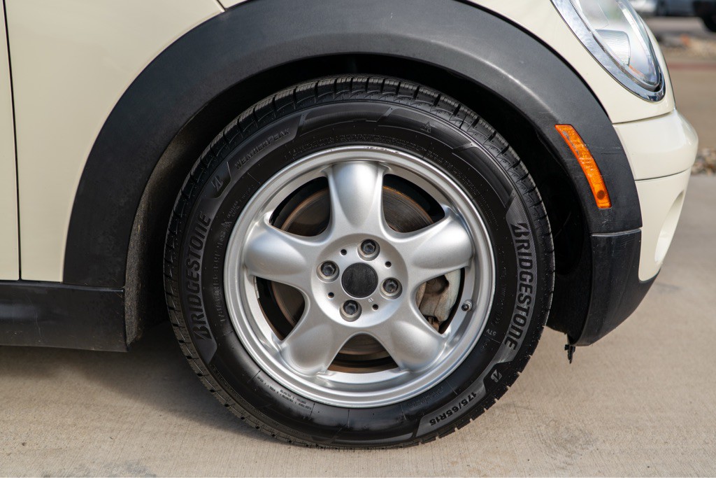 2009 MINI Cooper Image 45