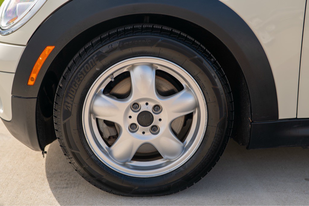 2009 MINI Cooper Image 48