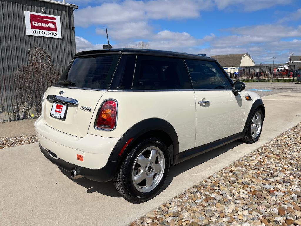 2009 MINI Cooper Image 50