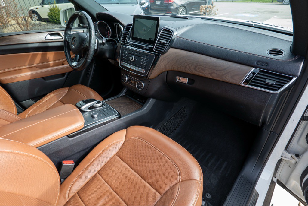 2017 Mercedes-Benz GLS-Class Image 32