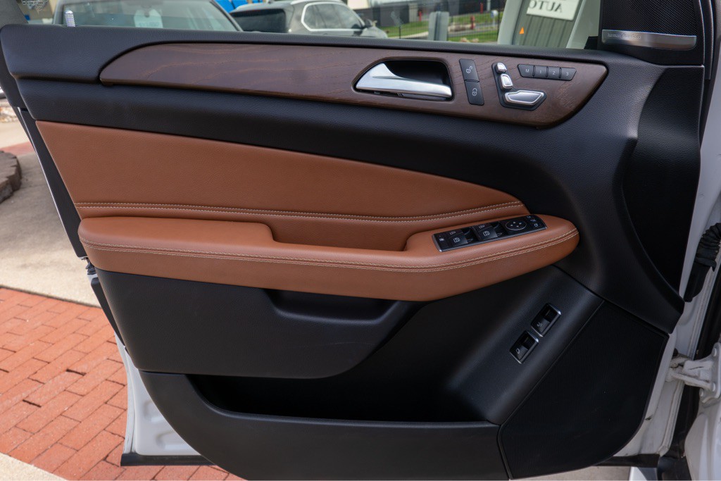 2017 Mercedes-Benz GLS-Class Image 36