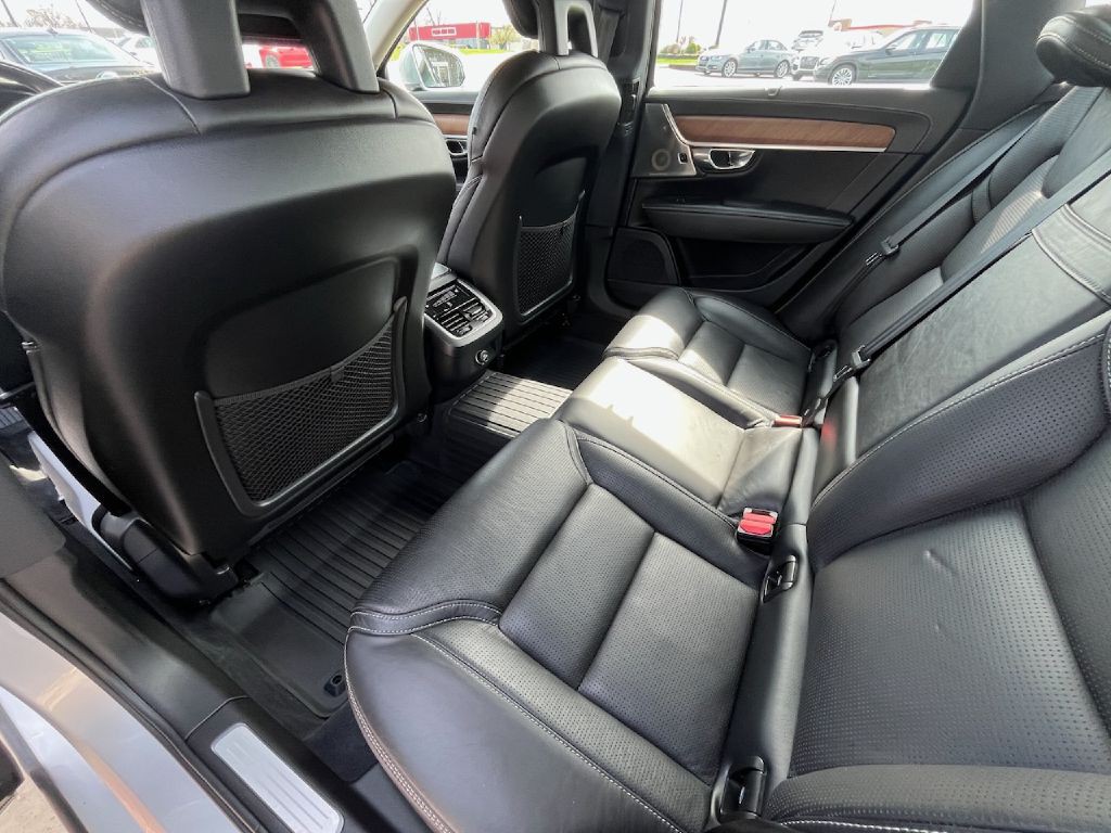 2017 Volvo S90 Image 12
