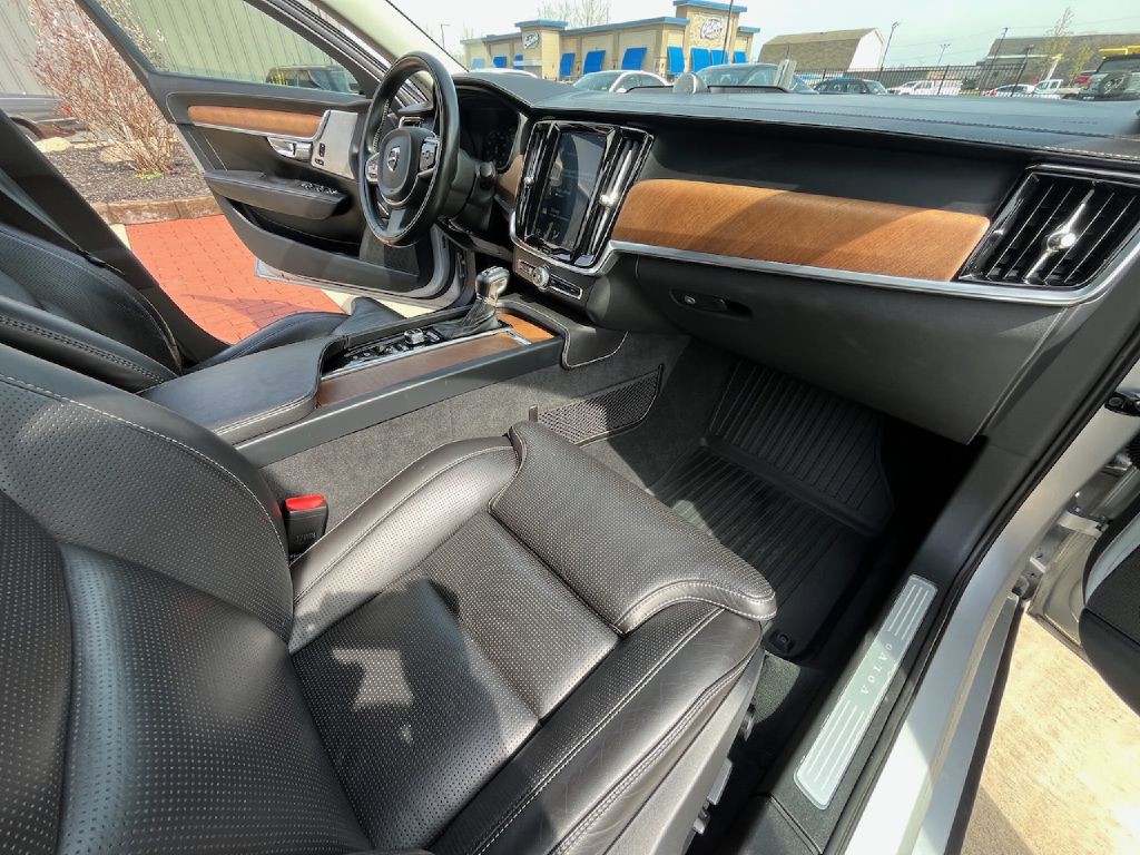 2017 Volvo S90 Image 15