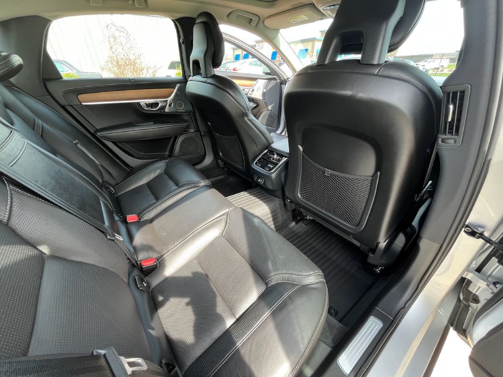 2017 Volvo S90 Image 16