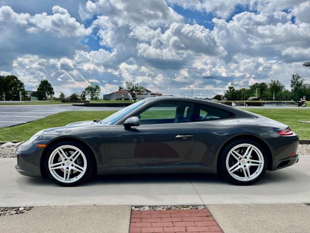 2017 Porsche 911 Image 1