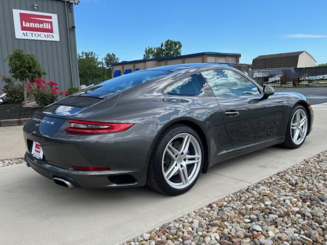 2017 Porsche 911 Image 9