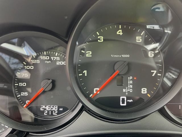 2017 Porsche 911 Image 10