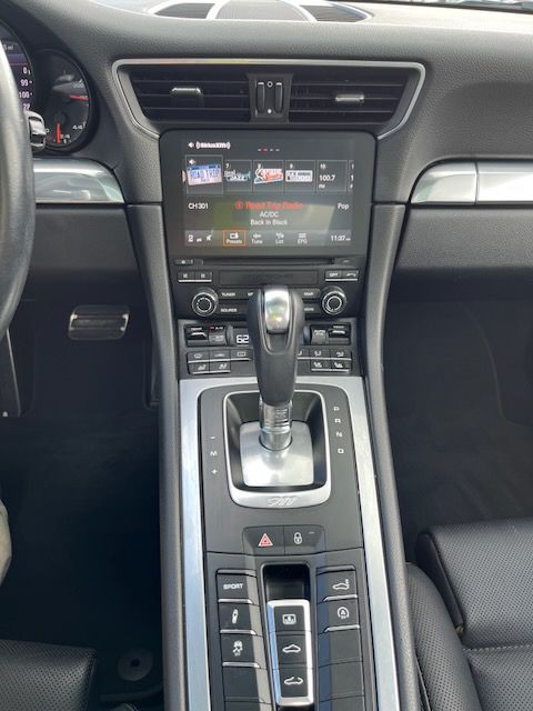 2017 Porsche 911 Image 11