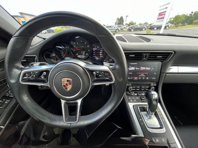 2017 Porsche 911 Image 12