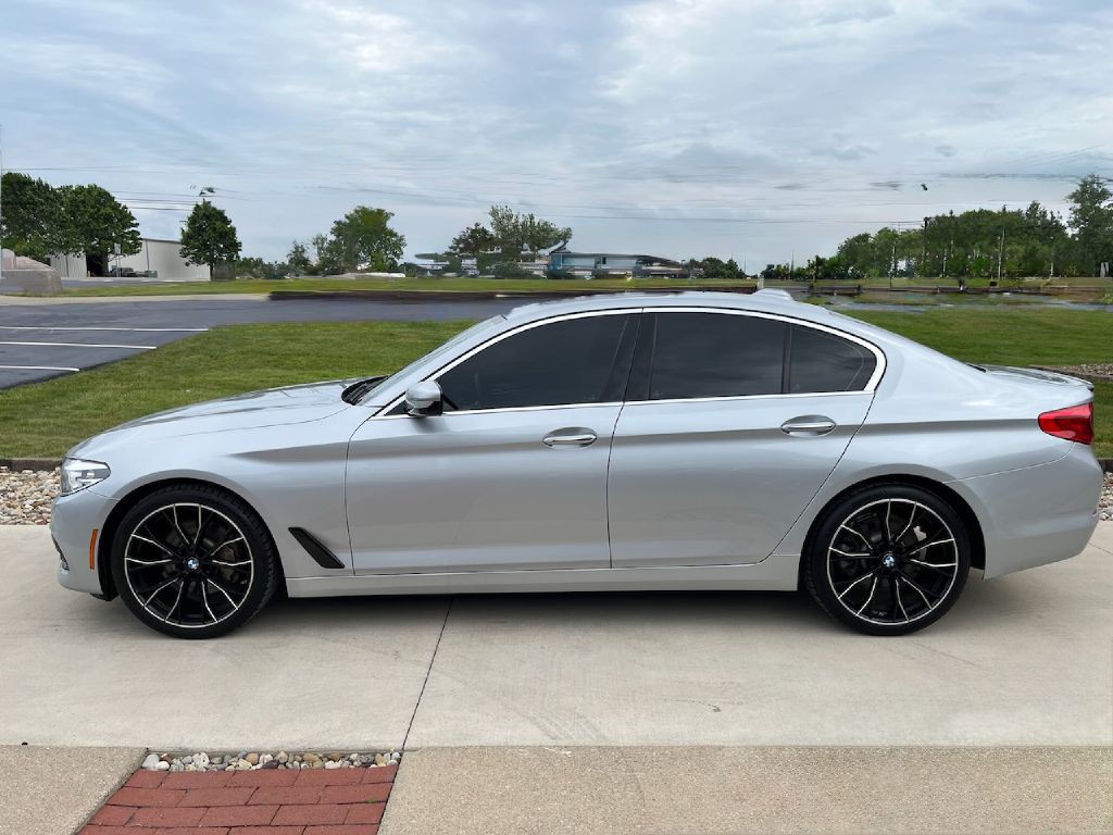 2018 BMW 5 Series Image 1