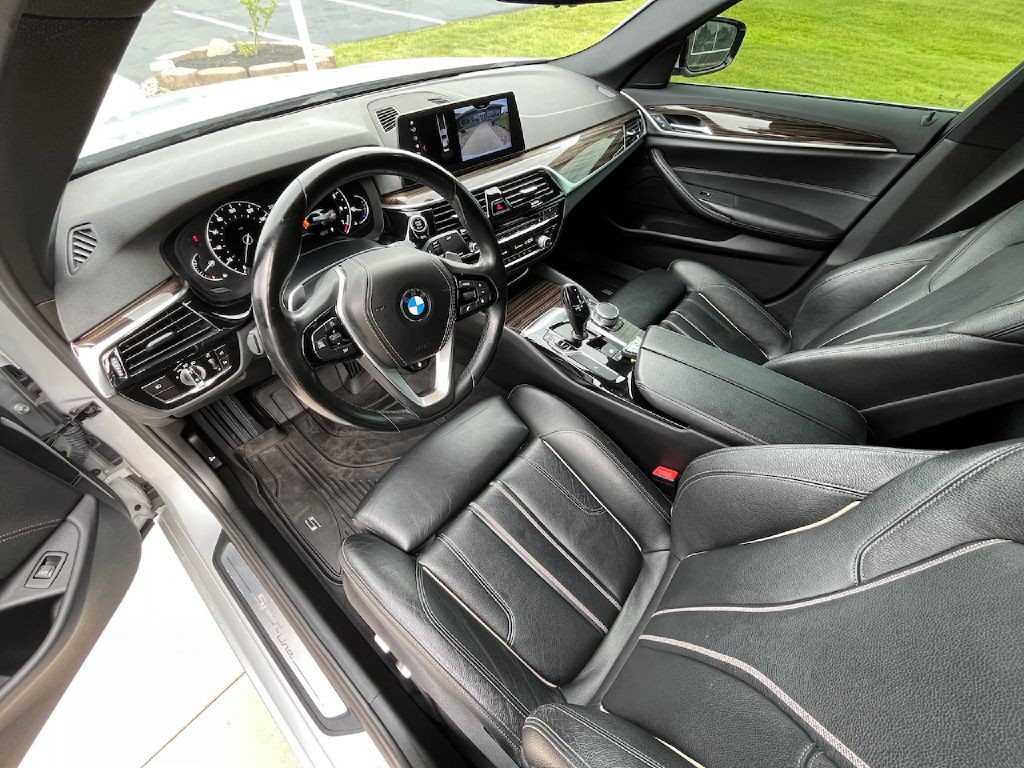 2018 BMW 5 Series Image 11
