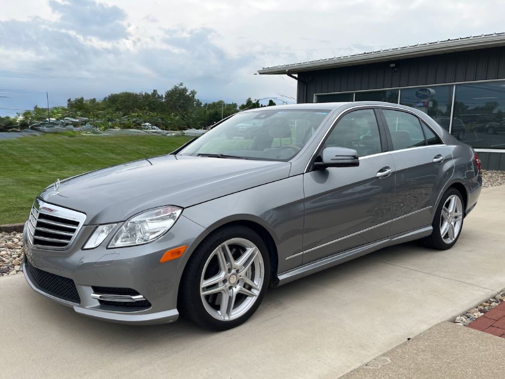 2013 Mercedes-Benz E-Class Image 1