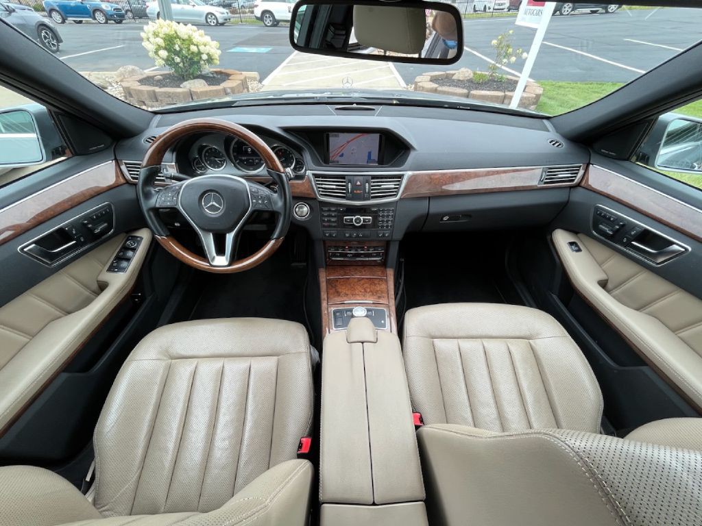2013 Mercedes-Benz E-Class Image 3