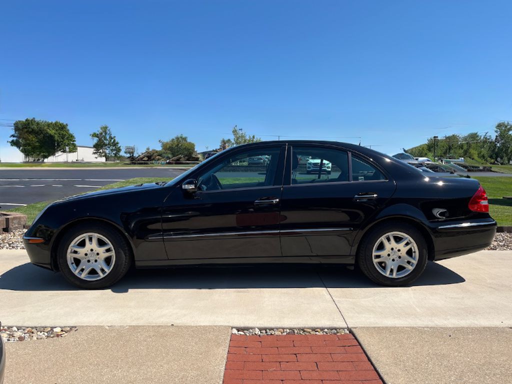 2003 Mercedes-Benz E-Class Image 3