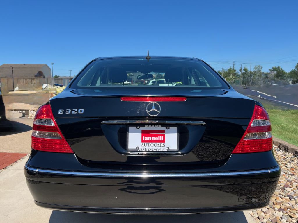 2003 Mercedes-Benz E-Class Image 6