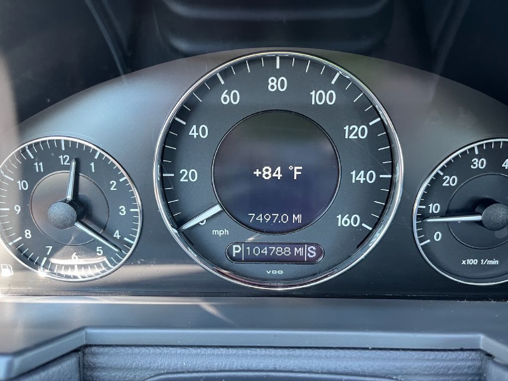 2003 Mercedes-Benz E-Class Image 11