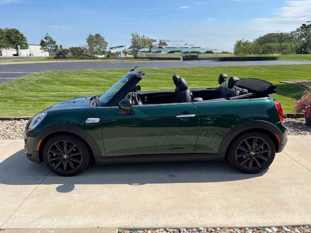 2018 MINI Cooper Image 2