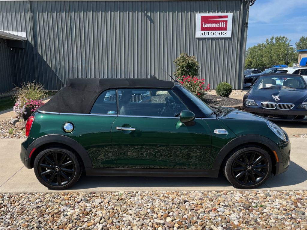 2018 MINI Cooper Image 8