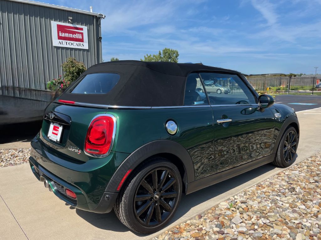 2018 MINI Cooper Image 10