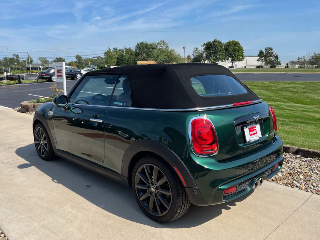 2018 MINI Cooper Image 11