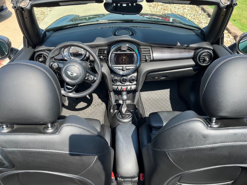 2018 MINI Cooper Image 13
