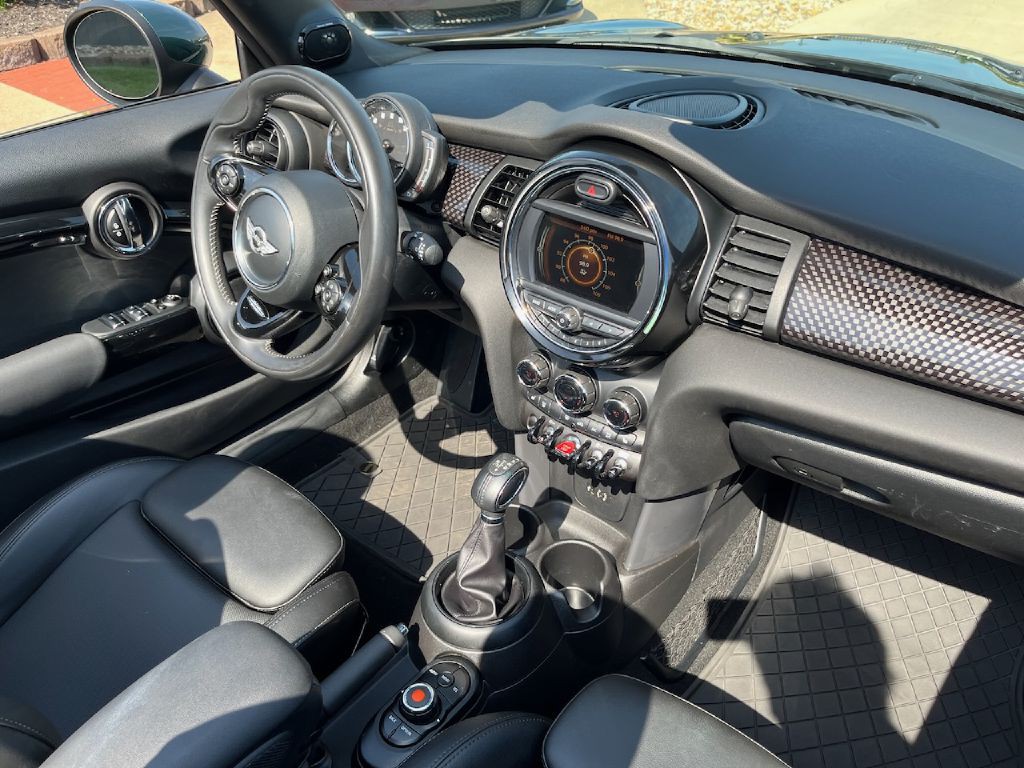 2018 MINI Cooper Image 14