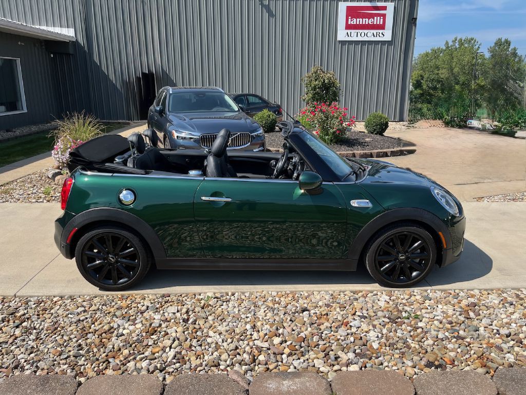 2018 MINI Cooper Image 15