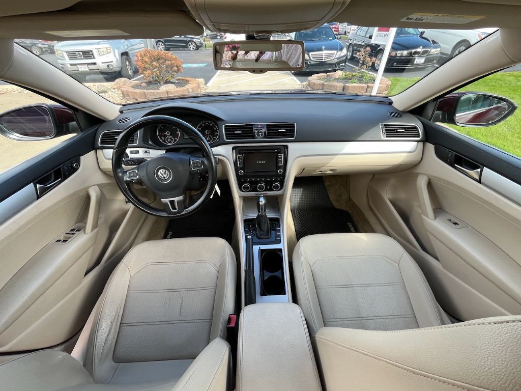 2012 Volkswagen Passat Image 3