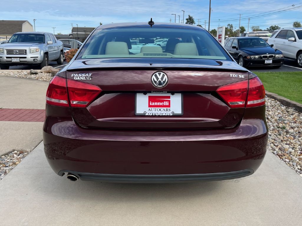 2012 Volkswagen Passat Image 7