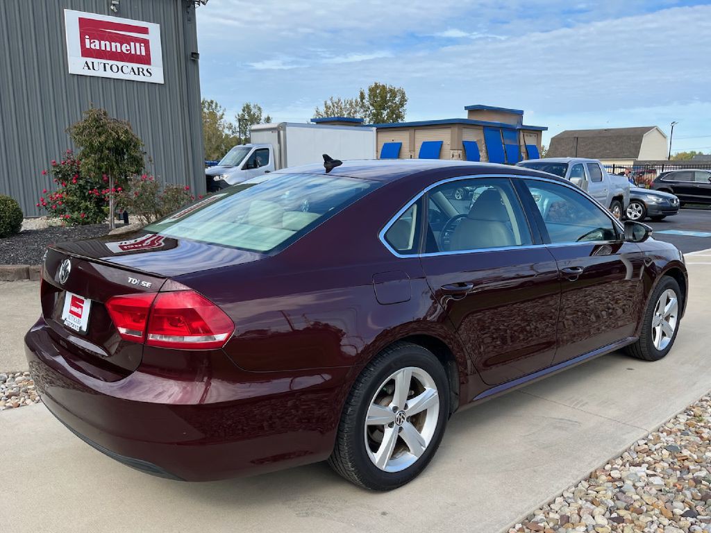 2012 Volkswagen Passat Image 10