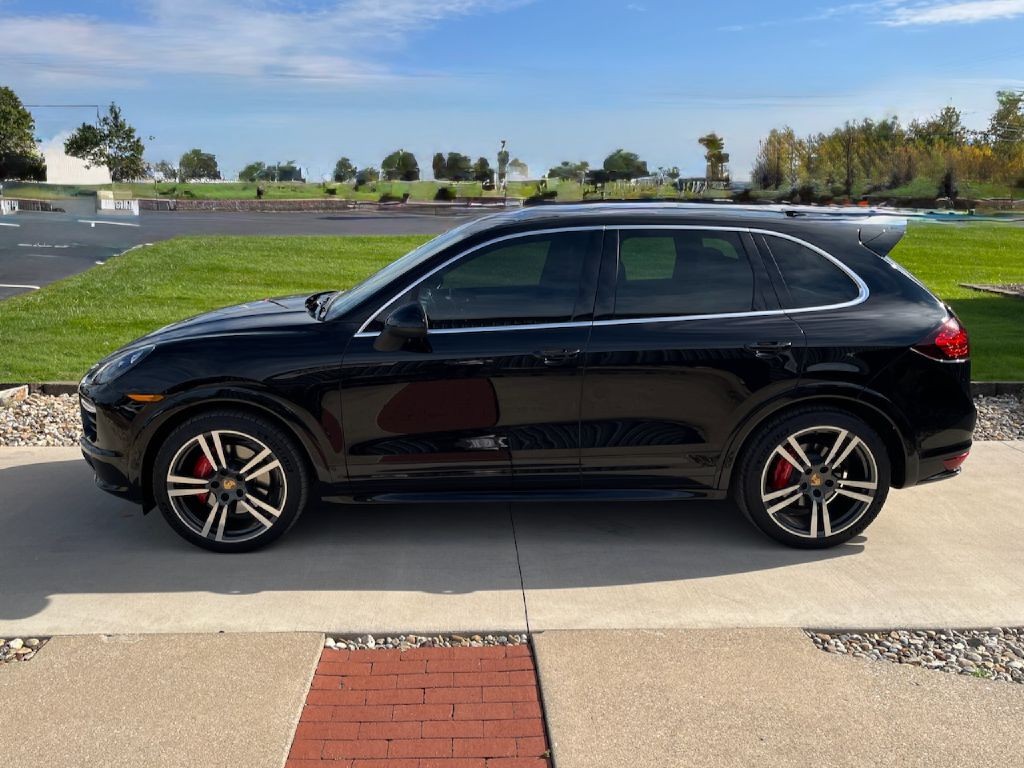 2014 Porsche Cayenne Image 1