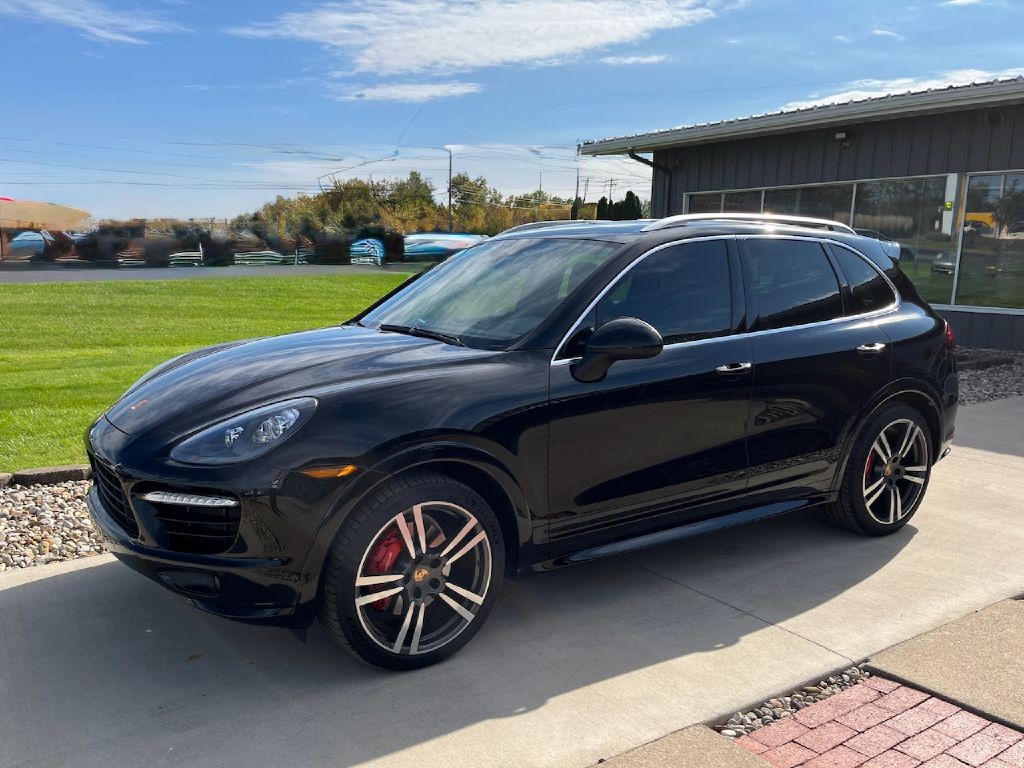 2014 Porsche Cayenne Image 2