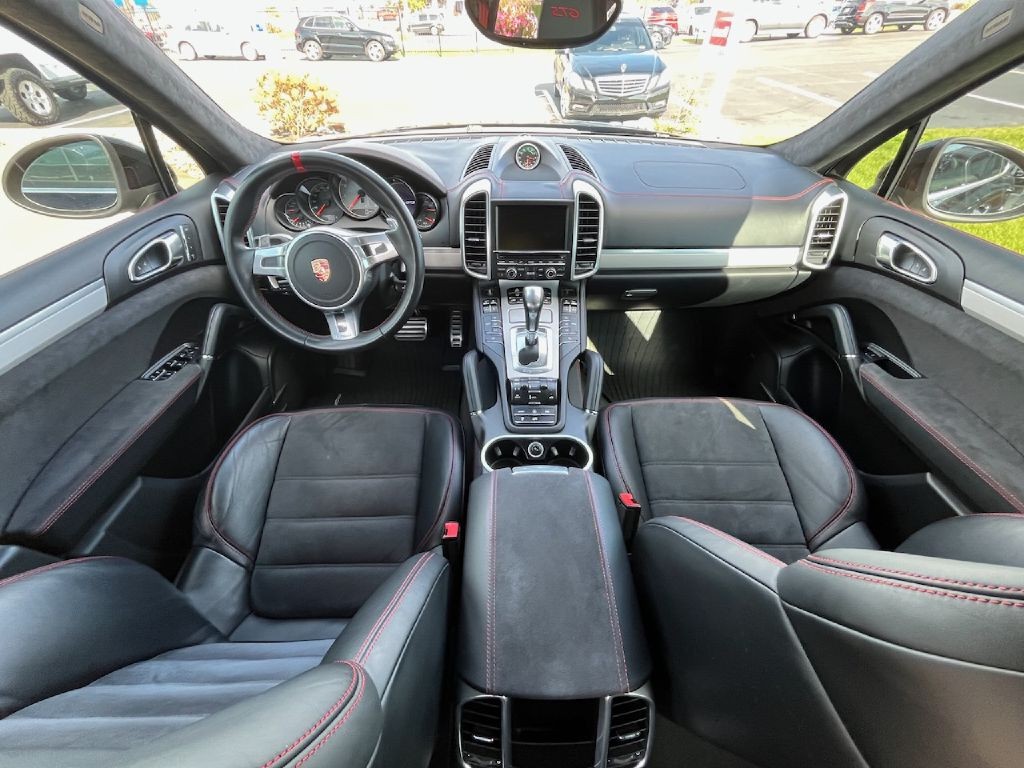2014 Porsche Cayenne Image 3