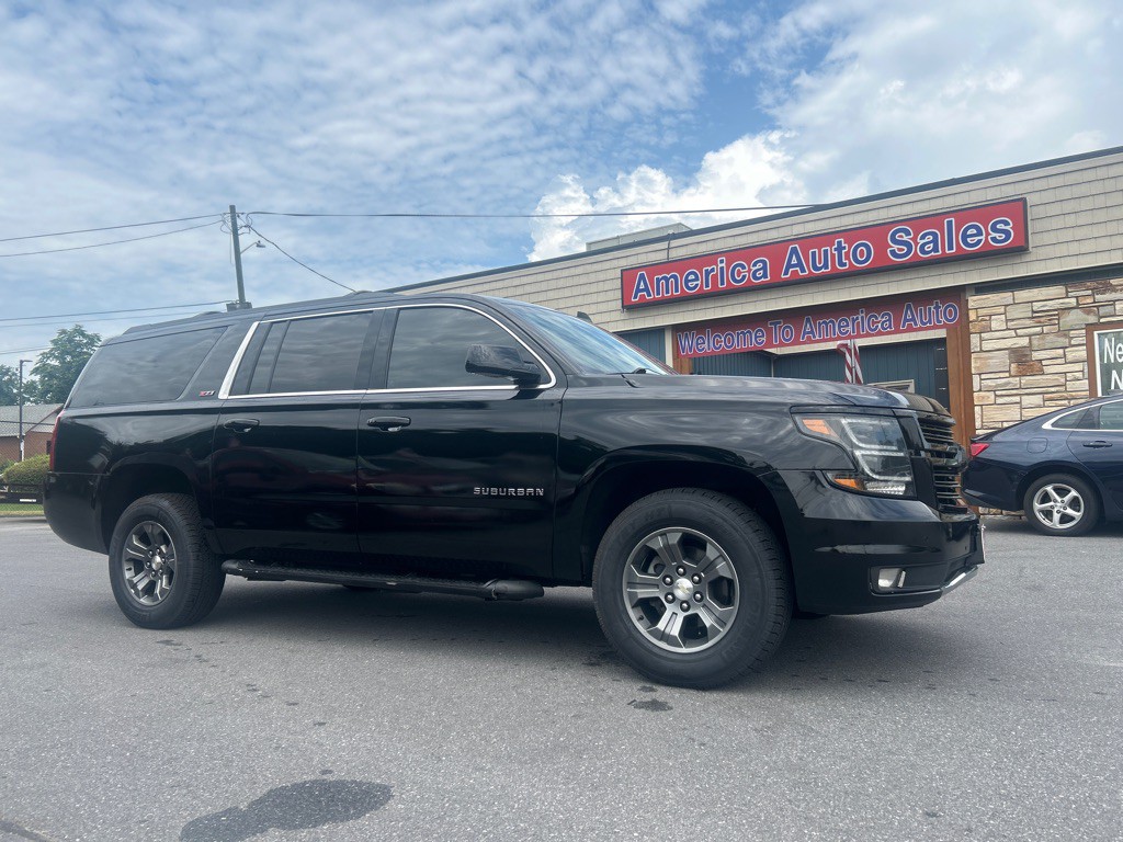 2017 Chevrolet Suburban Image 1